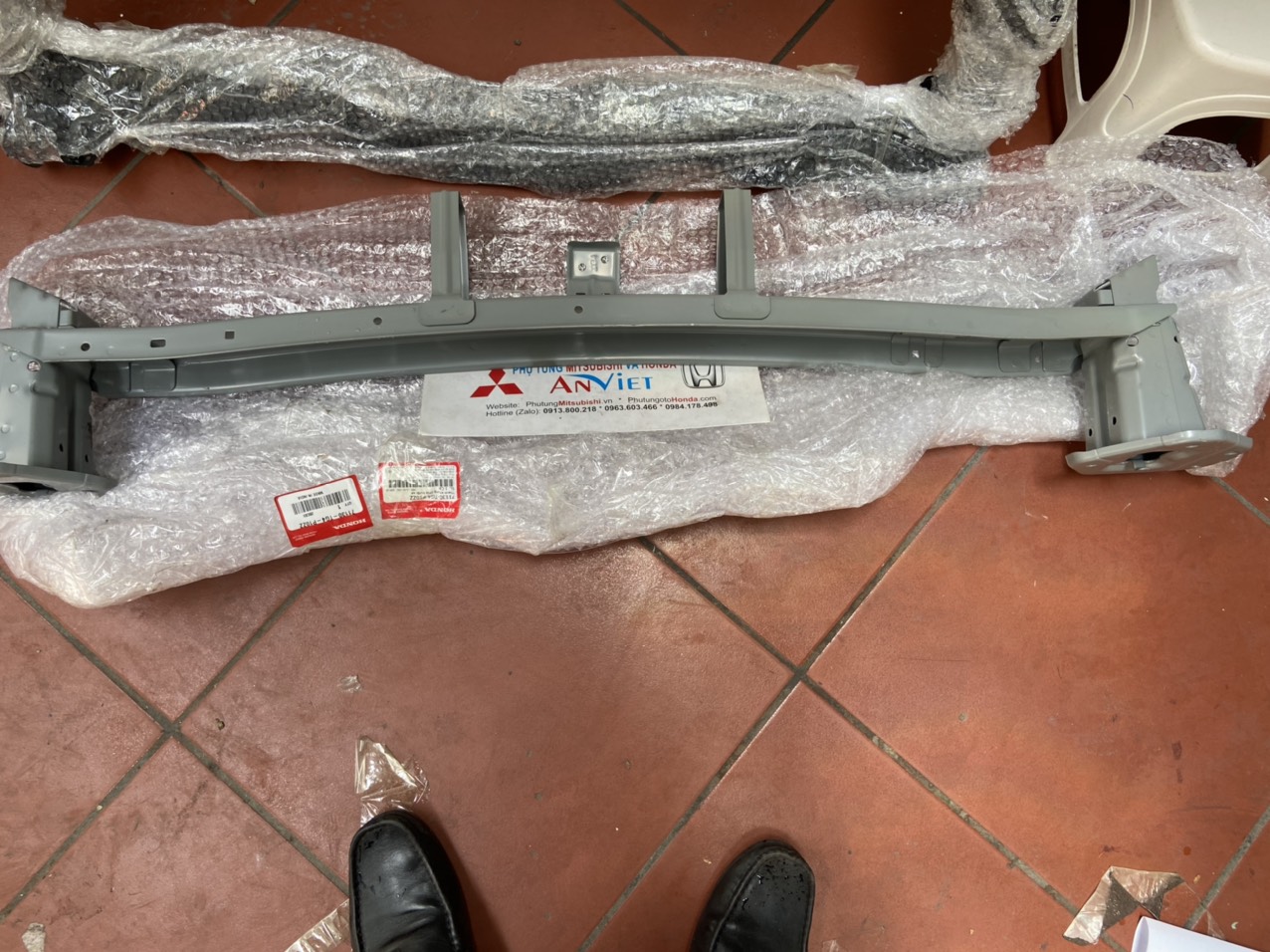 Xương đỡ ba đờ sốc trước xe Honda Brio